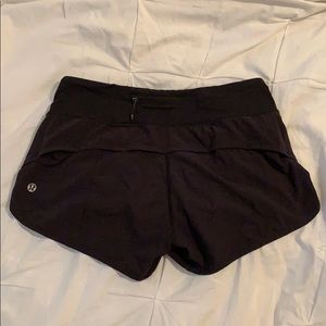 Black Lululemon speed up short